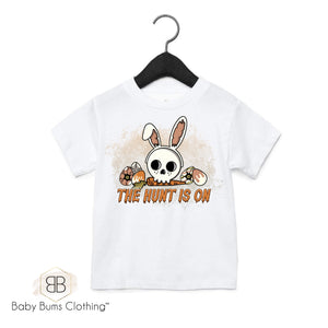 THE HUNT IS ON T-SHIRT - Baby Bums Clothing 